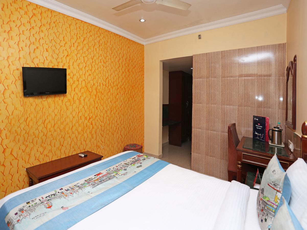 Oyo 7786 Hotel Monsoon Palace Guwahati Exteriör bild